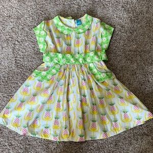 Cute vintage style dress! Bright colors w/ pockets